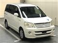 2003 Toyota Noah