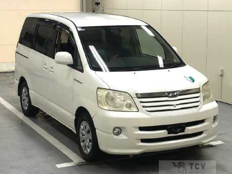 2003 Toyota Noah
