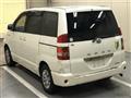 2003 Toyota Noah