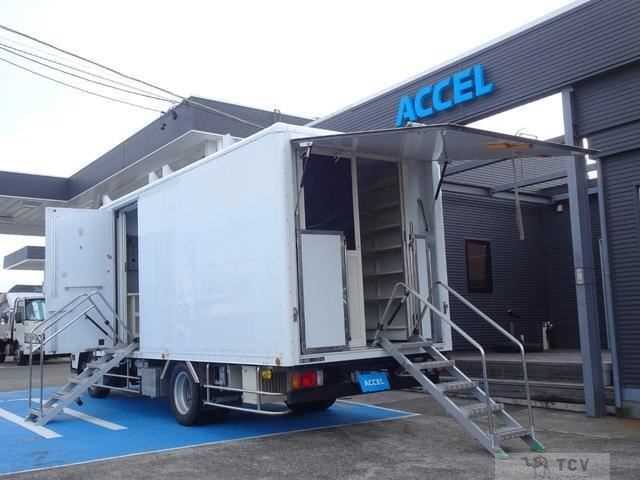 2018 Isuzu Elf Truck