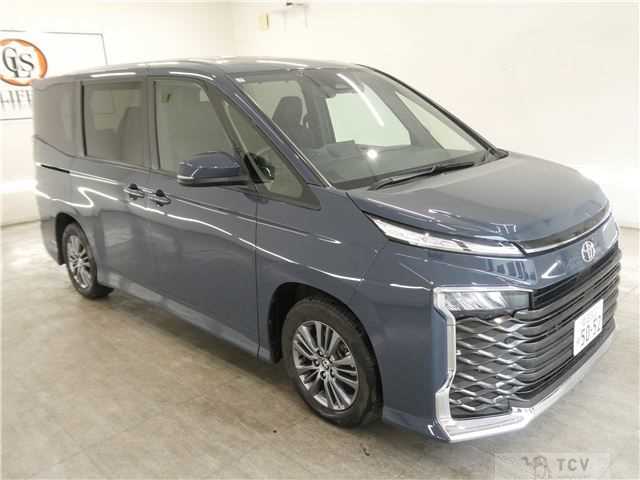 2023 Toyota Voxy