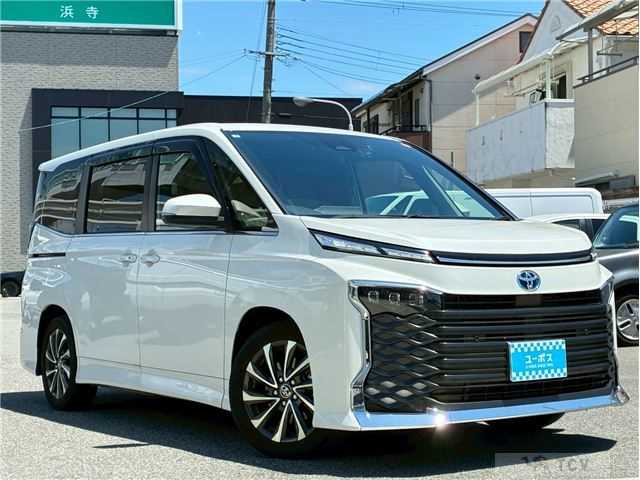 2023 Toyota Voxy