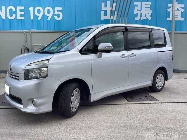 2009 Toyota Voxy
