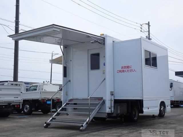 2017 Isuzu Elf Truck