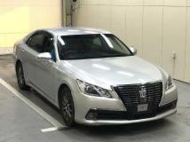 2013 Toyota Crown Hybrid