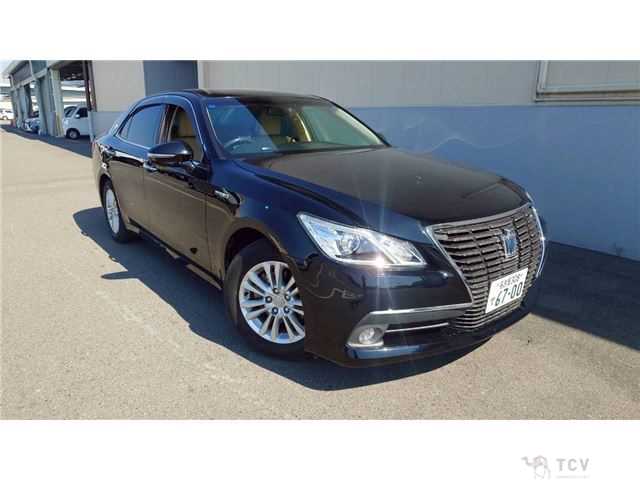 2013 Toyota Crown Hybrid