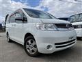 2013 Nissan Serena