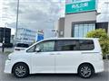 2011 Toyota Voxy