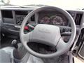 2020 Isuzu Elf Truck