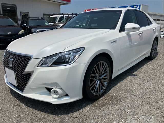 2013 Toyota Crown Hybrid