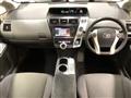 2013 Toyota PRIUS α