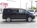 2011 Mitsubishi Delica D5