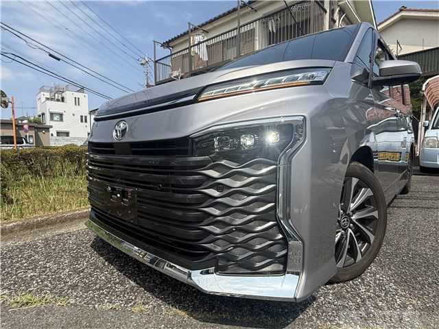 2022 Toyota Voxy