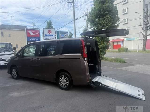 2015 Toyota Noah