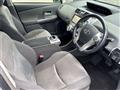 2014 Toyota PRIUS α
