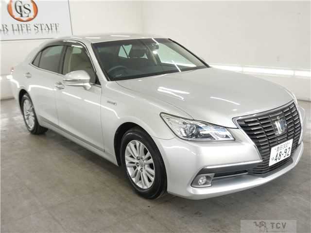 2013 Toyota Crown Hybrid