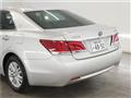 2013 Toyota Crown Hybrid