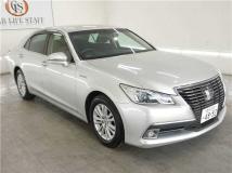 2013 Toyota Crown Hybrid