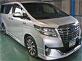 2017 Toyota Alphard Hybrid