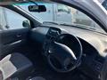 2001 Toyota Gaia