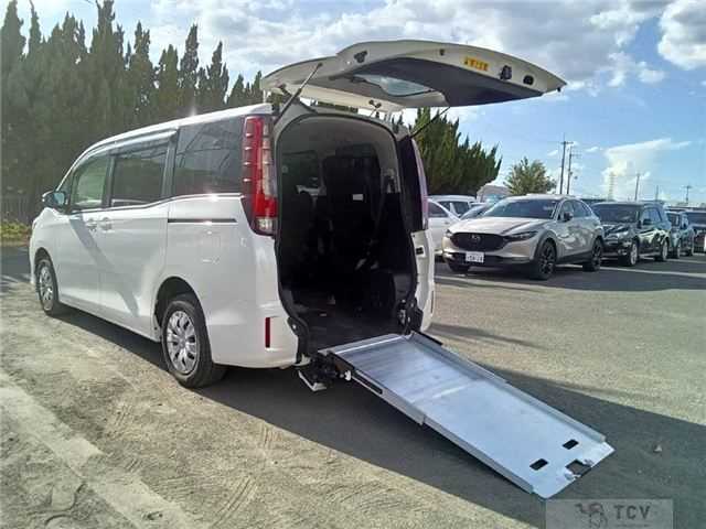 2015 Toyota Noah