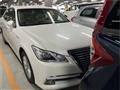 2013 Toyota Crown Hybrid