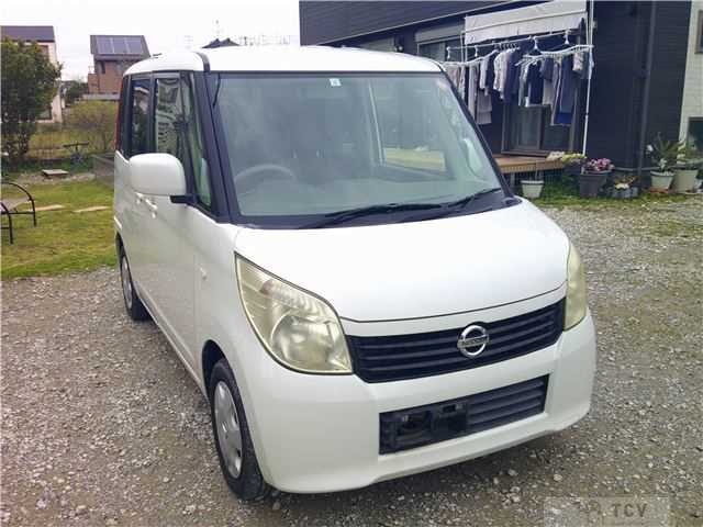 2013 Nissan ROOX