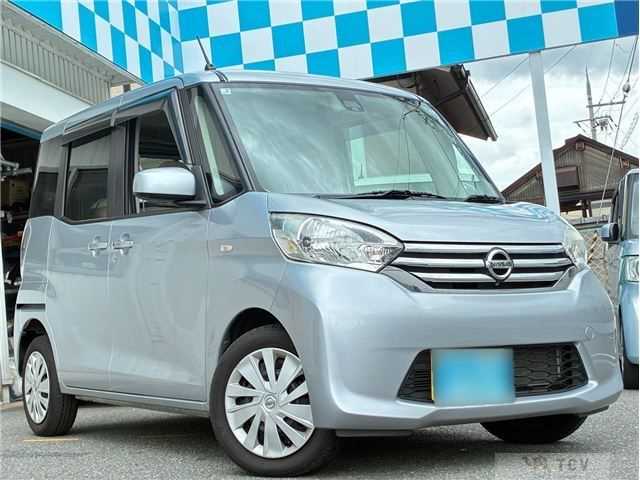 2015 Nissan ROOX