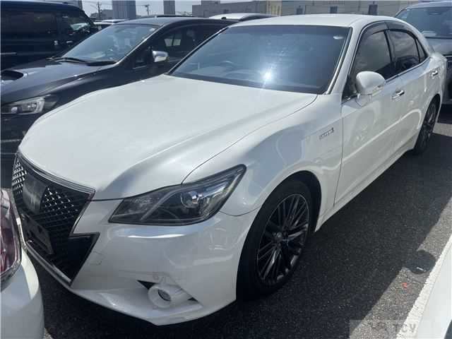 2015 Toyota Crown Hybrid