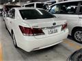 2013 Toyota Crown Hybrid