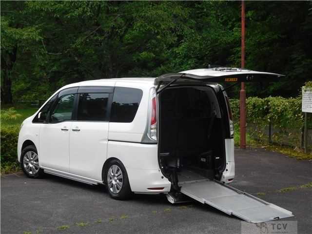 2012 Nissan Serena