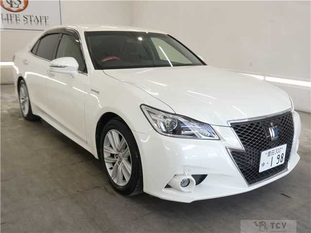 2015 Toyota Crown Hybrid