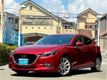 2017 Mazda Axela
