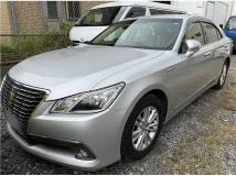 2013 Toyota Crown Hybrid