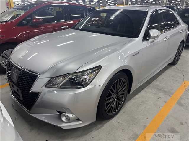 2015 Toyota Crown Hybrid