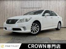 2011 Toyota Crown Royal Series