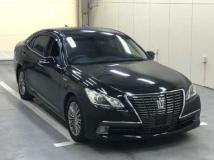 2013 Toyota Crown Hybrid