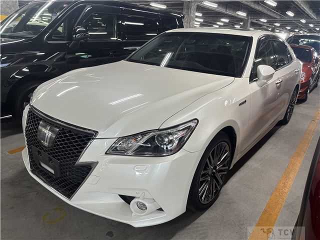 2013 Toyota Crown Hybrid