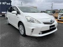 2013 Toyota PRIUS α