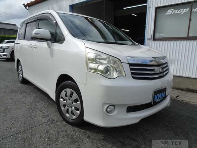 2012 Toyota Noah