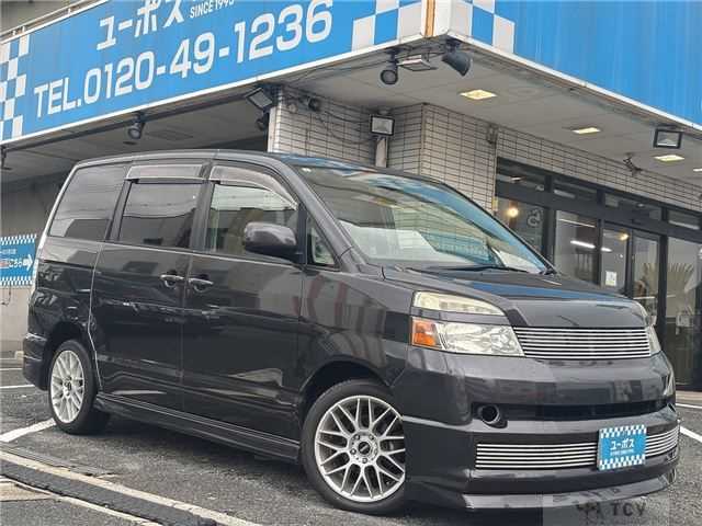 2005 Toyota Voxy