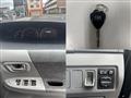 2005 Toyota Voxy