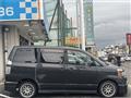 2005 Toyota Voxy