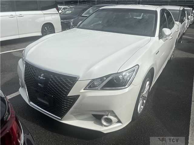 2013 Toyota Crown Hybrid
