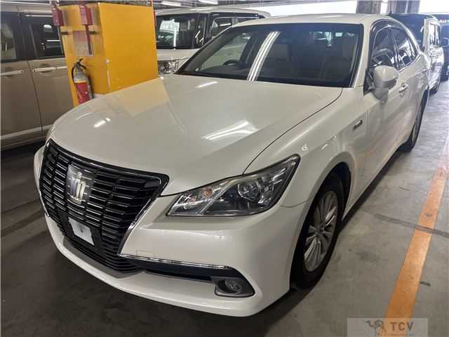 2013 Toyota Crown Hybrid