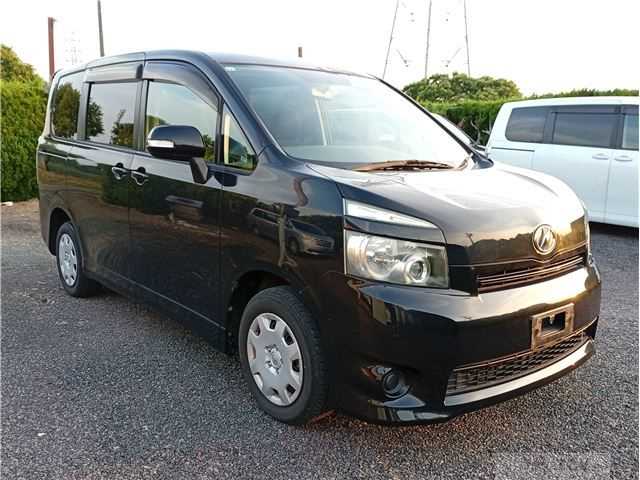 2009 Toyota Voxy