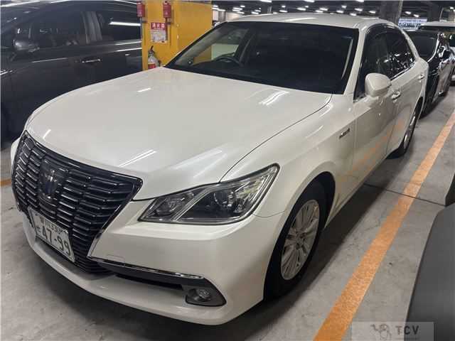 2013 Toyota Crown Hybrid