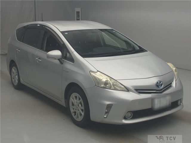 2013 Toyota PRIUS α