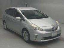 2013 Toyota PRIUS α