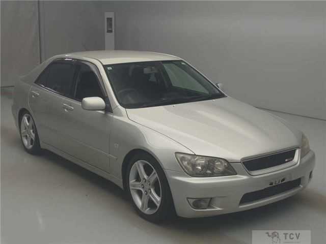 2004 Toyota Altezza